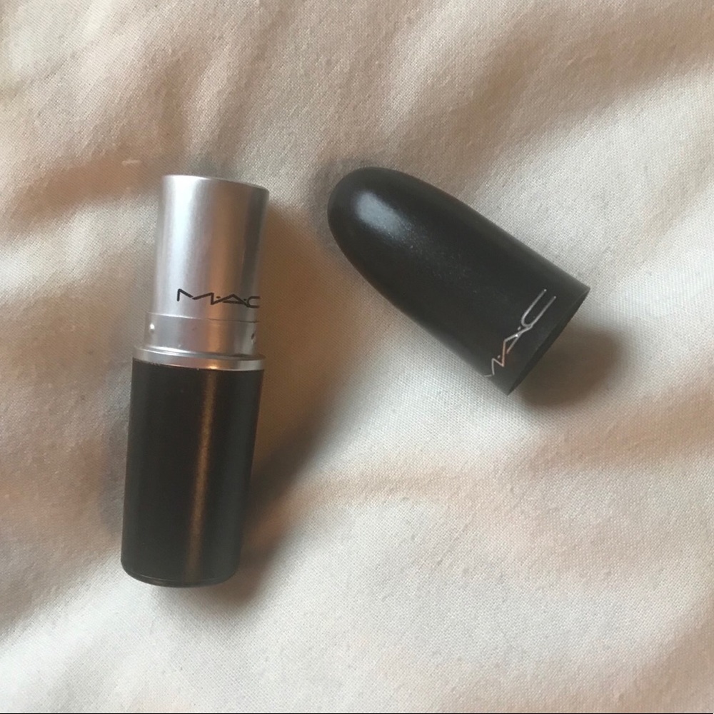 Mac in shade honeylove barely used